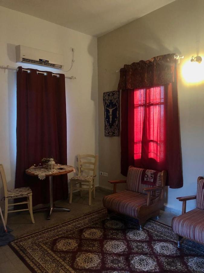Mi'Ilya Chocolate House Guest House Exterior photo